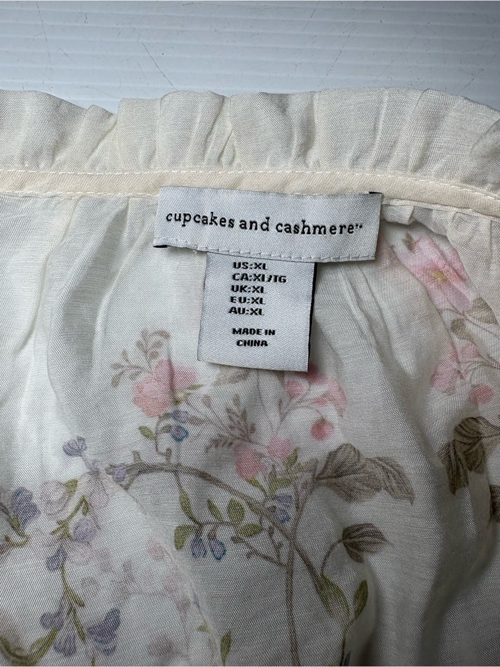 cupcakes & cashmere Sheer Floral Button-Front Blouse in White, Pink and Green - Picture 5 of 5